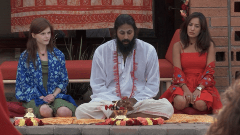 Kumaré with his assistants Kristen (L) and Purva (R) at the "unveiling" ceremony.
